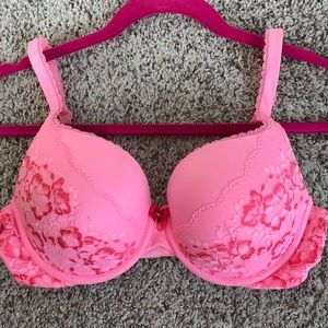 Victoria’s Secret Body by Victoria bra